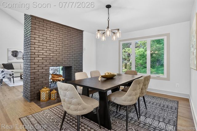 2141 Hickory Leaf Court N, Rochester Hills, MI 48309