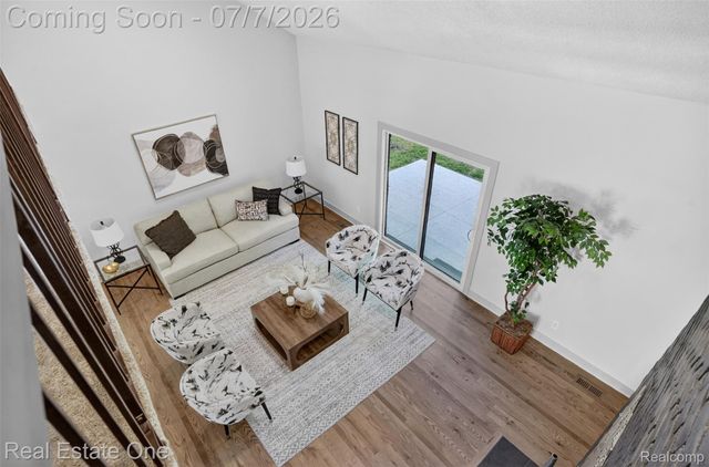 2141 Hickory Leaf Court N, Rochester Hills, MI 48309