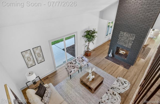2141 Hickory Leaf Court N, Rochester Hills, MI 48309