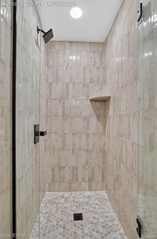 2141 Hickory Leaf Court N, Rochester Hills, MI 48309