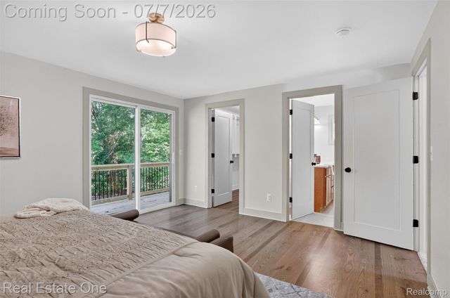 2141 Hickory Leaf Court N, Rochester Hills, MI 48309