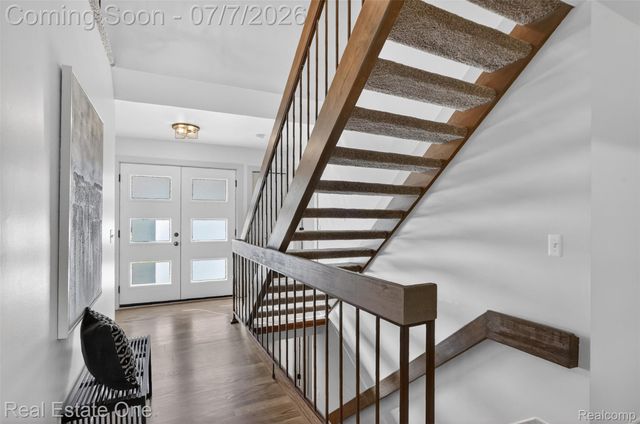 2141 Hickory Leaf Court N, Rochester Hills, MI 48309