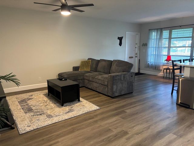 211 Country Lane C, Boynton Beach, FL 33435