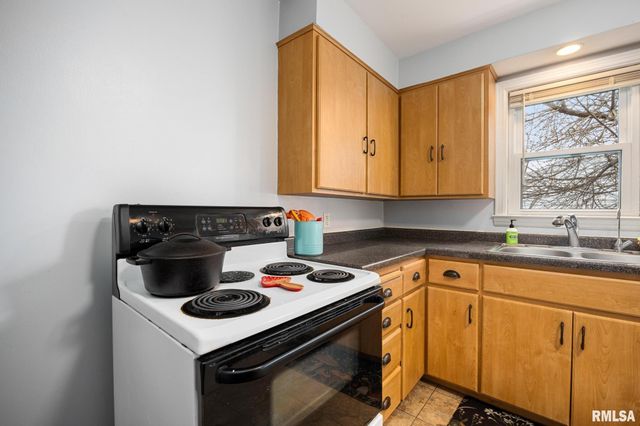 2306 LAURA Avenue, West Peoria, IL 61604