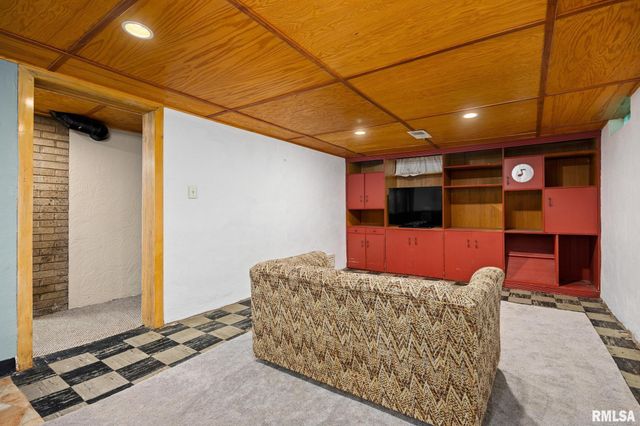 2306 LAURA Avenue, West Peoria, IL 61604