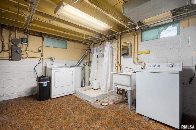 2306 LAURA Avenue, West Peoria, IL 61604