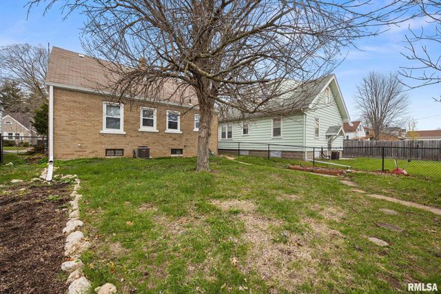 2306 LAURA Avenue, West Peoria, IL 61604