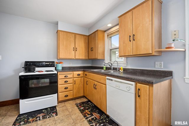 2306 LAURA Avenue, West Peoria, IL 61604