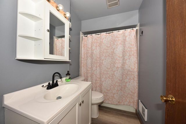 W167N11563 Westminster COURT, Germantown, WI 53022