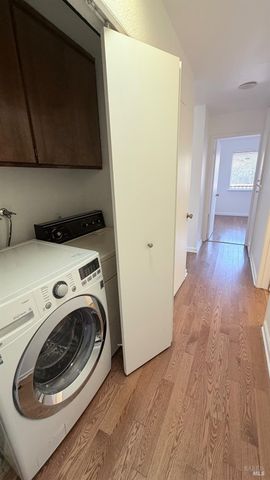 1775 Northstar Dr, Petaluma, CA 94954