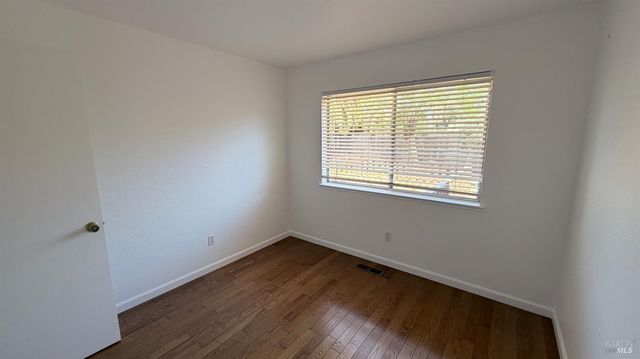 1775 Northstar Dr, Petaluma, CA 94954