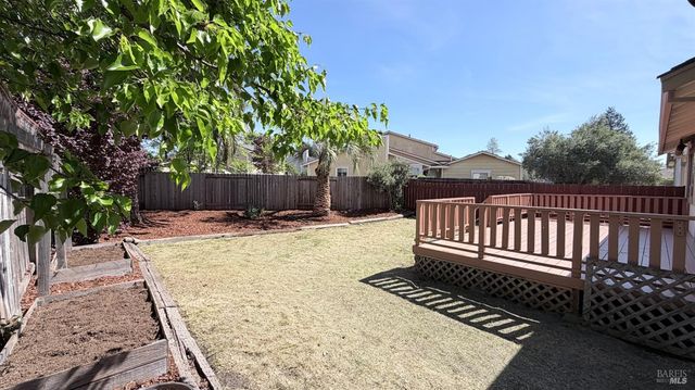 1775 Northstar Dr, Petaluma, CA 94954