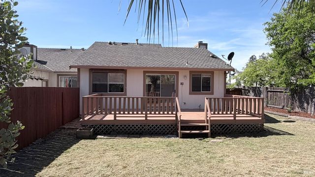 1775 Northstar Dr, Petaluma, CA 94954