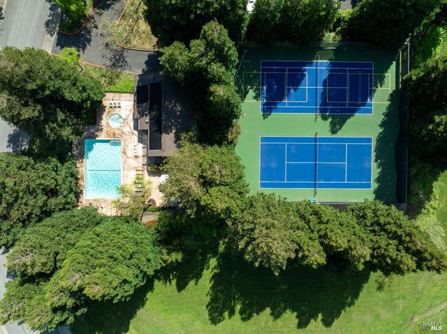 1775 Northstar Dr, Petaluma, CA 94954