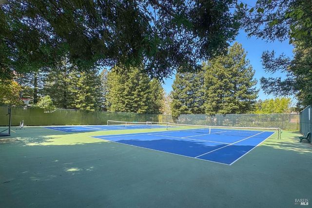 1775 Northstar Dr, Petaluma, CA 94954