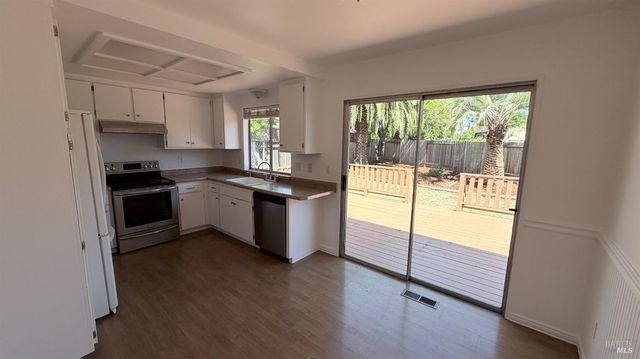 1775 Northstar Dr, Petaluma, CA 94954