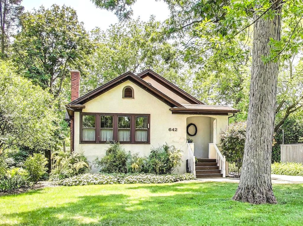 642 Gray Avenue, Highland Park, IL 60035