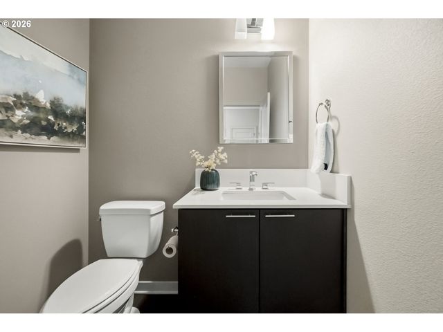 2232 N HOLMAN St, Portland, OR 97217