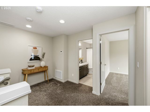 2232 N HOLMAN St, Portland, OR 97217