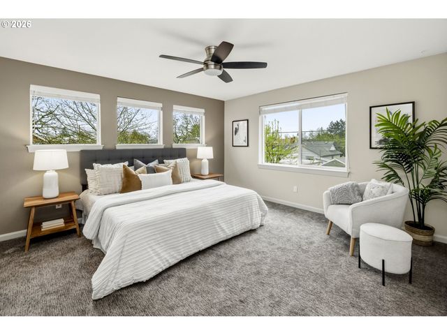 2232 N HOLMAN St, Portland, OR 97217