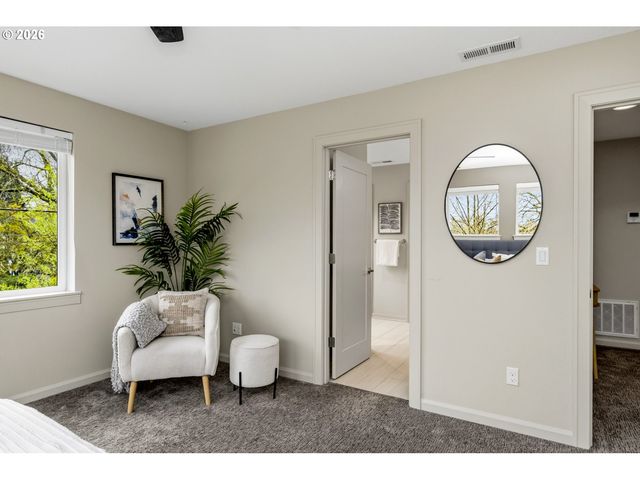 2232 N HOLMAN St, Portland, OR 97217