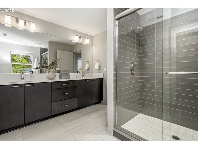 2232 N HOLMAN St, Portland, OR 97217