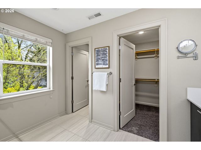 2232 N HOLMAN St, Portland, OR 97217