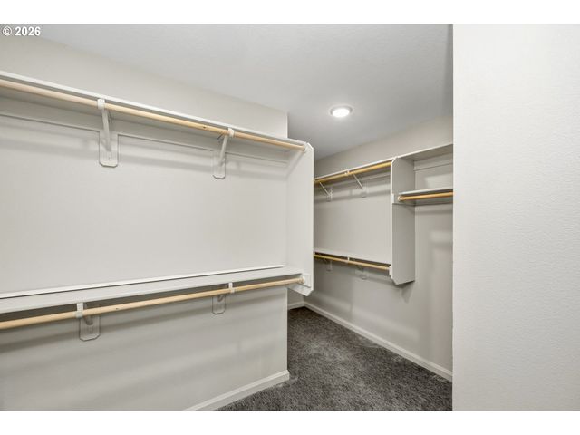 2232 N HOLMAN St, Portland, OR 97217