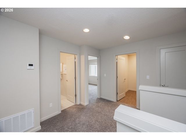 2232 N HOLMAN St, Portland, OR 97217