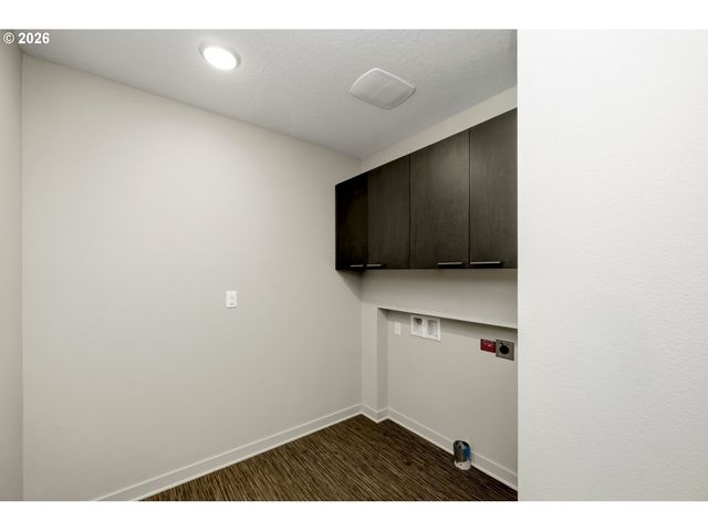 2232 N HOLMAN St, Portland, OR 97217