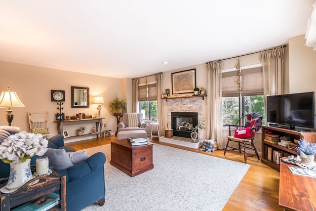 6 Aspen Rd 6, Bourne, MA 02532