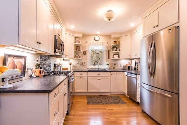6 Aspen Rd 6, Bourne, MA 02532