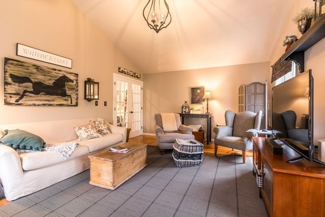 6 Aspen Rd 6, Bourne, MA 02532