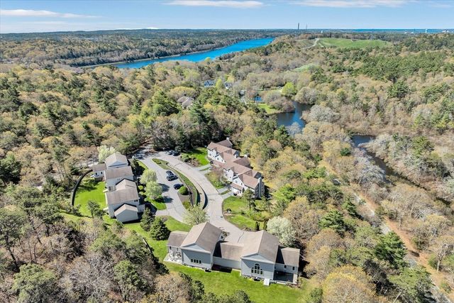 6 Aspen Rd 6, Bourne, MA 02532
