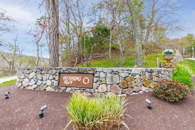 6 Aspen Rd 6, Bourne, MA 02532
