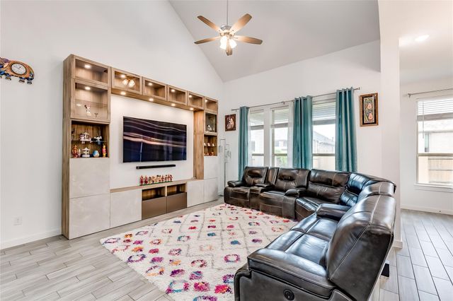 833 Whitetail DR, Round Rock, TX 78681
