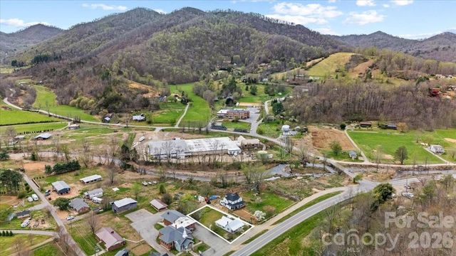 1623 Barnardsville Highway, Barnardsville, NC 28709