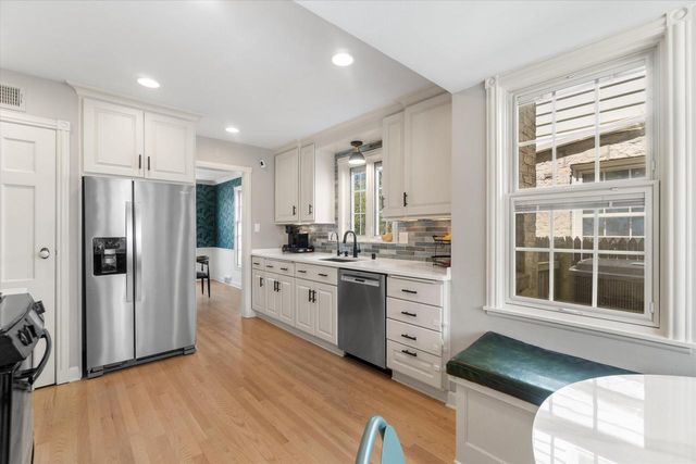 6060 Bay Ridge AVENUE, Whitefish Bay, WI 53217
