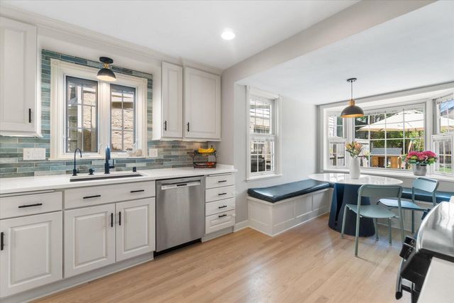 6060 Bay Ridge AVENUE, Whitefish Bay, WI 53217