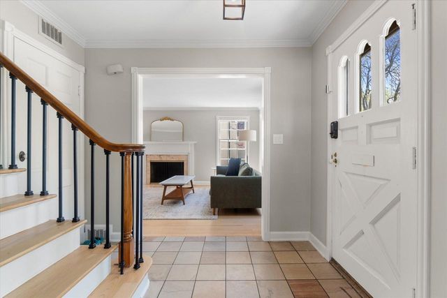 6060 Bay Ridge AVENUE, Whitefish Bay, WI 53217