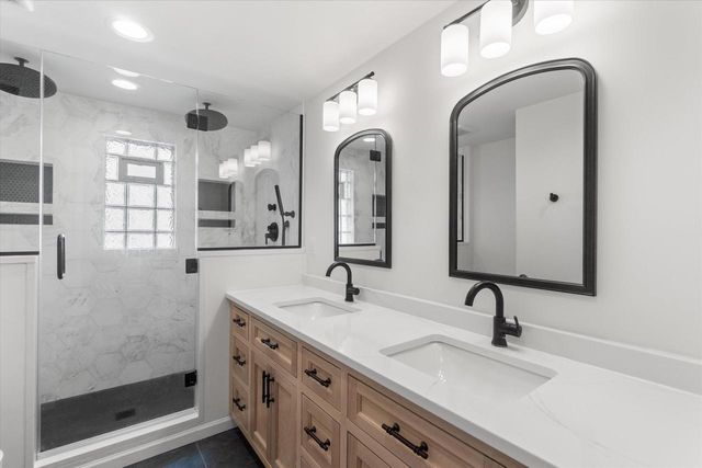 6060 Bay Ridge AVENUE, Whitefish Bay, WI 53217
