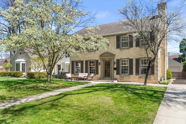 6060 Bay Ridge AVENUE, Whitefish Bay, WI 53217