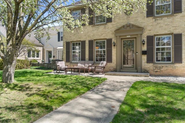 6060 Bay Ridge AVENUE, Whitefish Bay, WI 53217