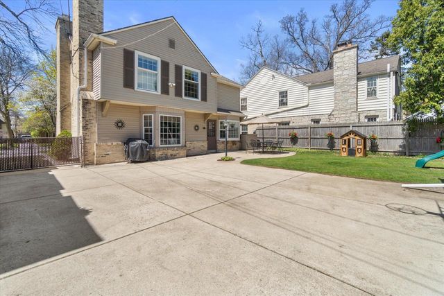 6060 Bay Ridge AVENUE, Whitefish Bay, WI 53217