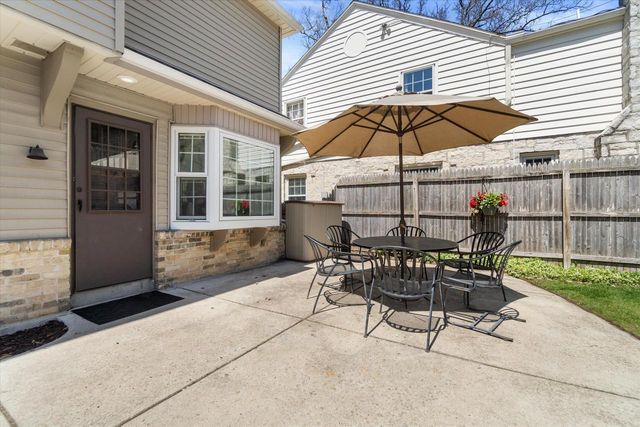 6060 Bay Ridge AVENUE, Whitefish Bay, WI 53217