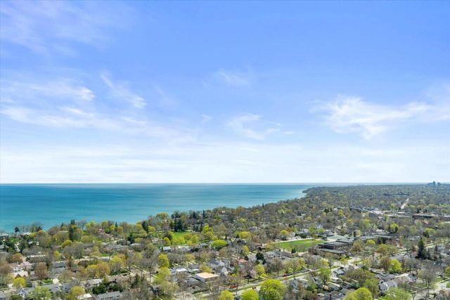 6060 Bay Ridge AVENUE, Whitefish Bay, WI 53217