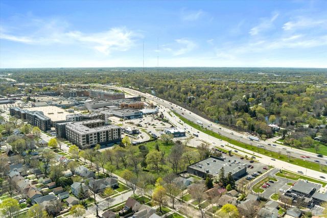 6060 Bay Ridge AVENUE, Whitefish Bay, WI 53217