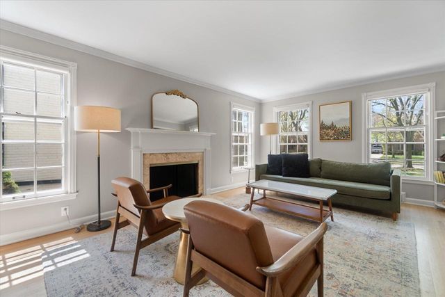6060 Bay Ridge AVENUE, Whitefish Bay, WI 53217