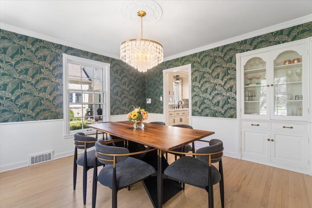6060 Bay Ridge AVENUE, Whitefish Bay, WI 53217