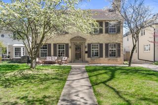 6060 Bay Ridge AVENUE, Whitefish Bay, WI 53217